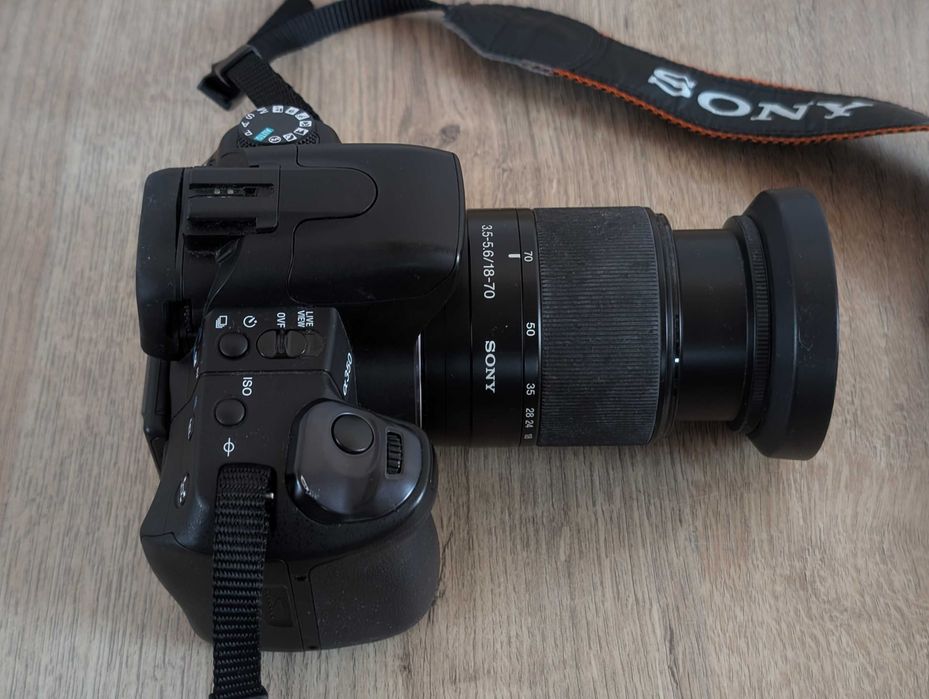 Sony A-350 + obiectiv Sony 18-70mm + baterie