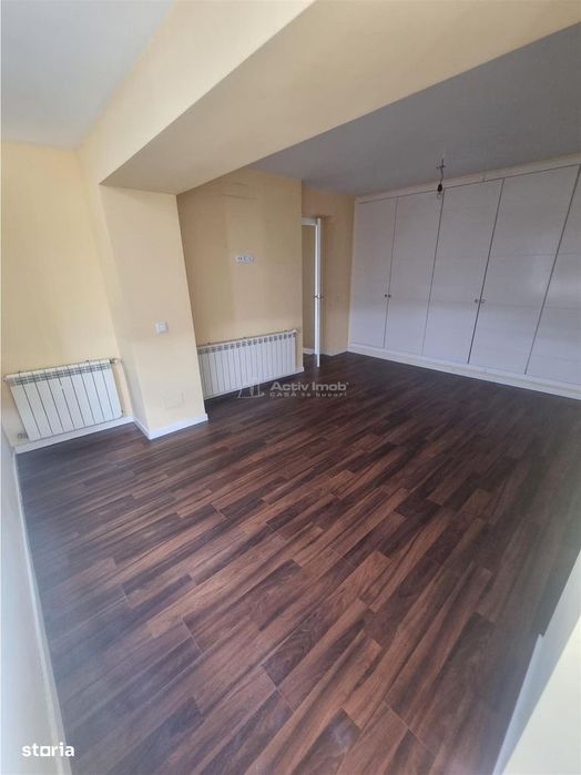 Apartament 5 camere  cu scara interioara tip  penthouse -doua etaje