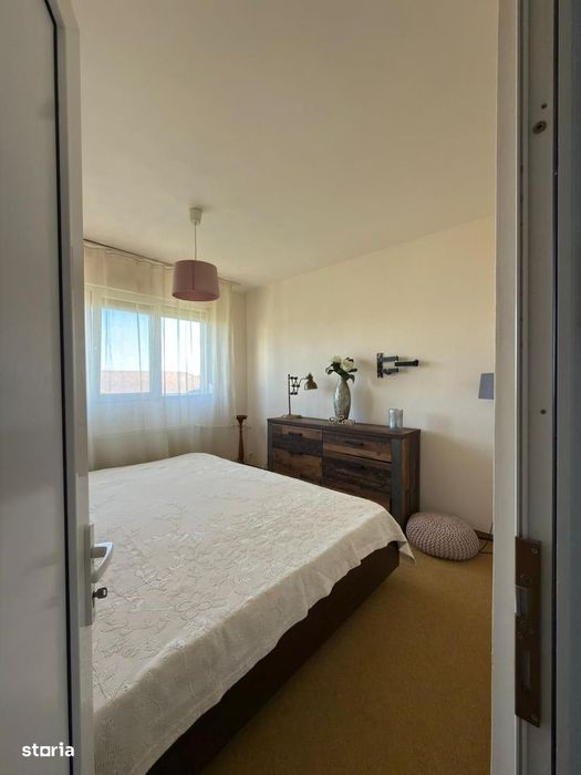 Ap 3 camere, decomandat,etaj 5 – zona Piața Rogerius.Pret 104.900 euro