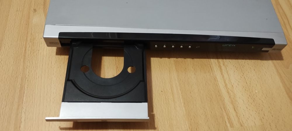 Vând DVD player Techwood