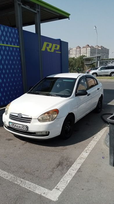 Продаю машину Хундай 2008 год