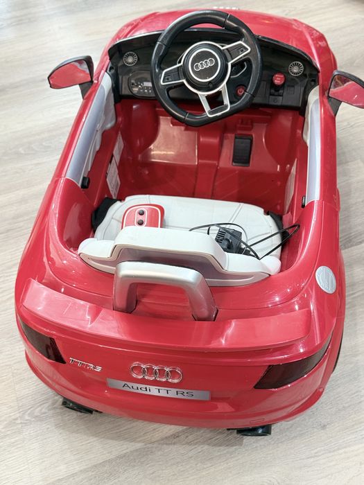 Акумулаторна кола с родителски контрол 6V AUDI TT ЧЕРВЕН