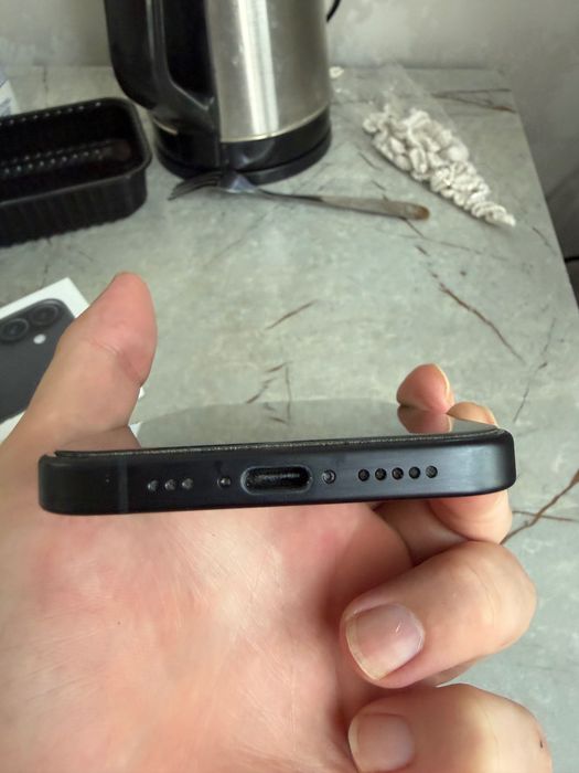 Iphone 16 128gb black