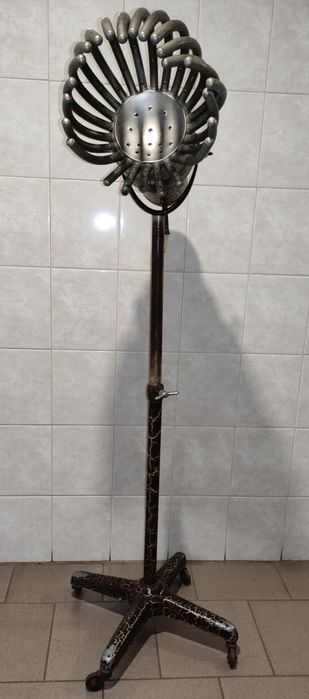 Alfred Muller uscator de par 1930.Aparat tuns.Scaun frizerie