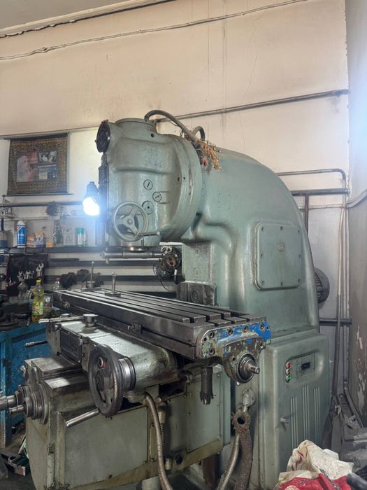 вертикально фрезерны станок