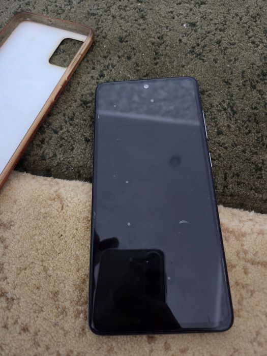 Продам Samsung A51 128Gb в белом цвете