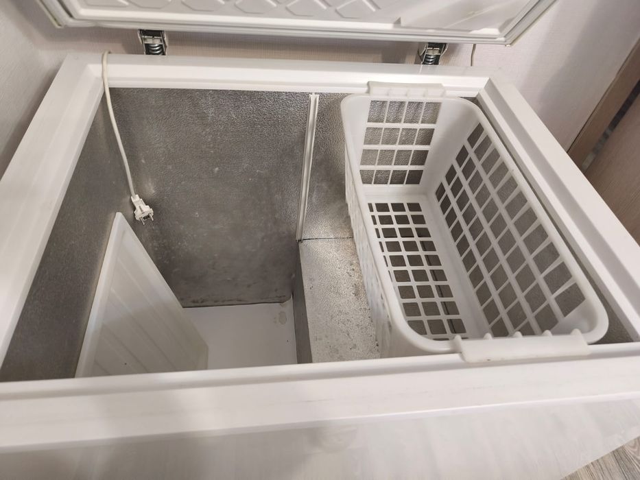 Продам морозильную камеру