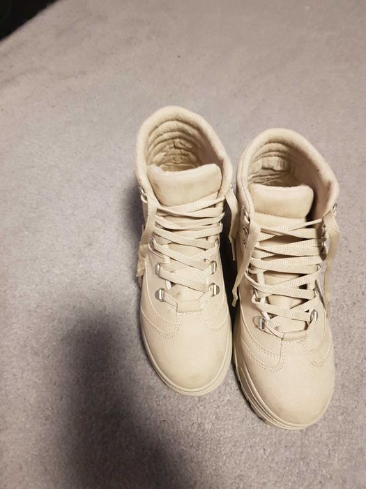 Ghete superbe noi 35 crem