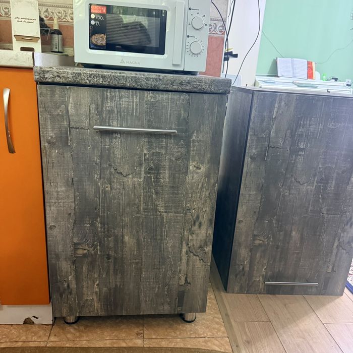 Кухонный шкаф( верх5тыс /низ 12 тыс)