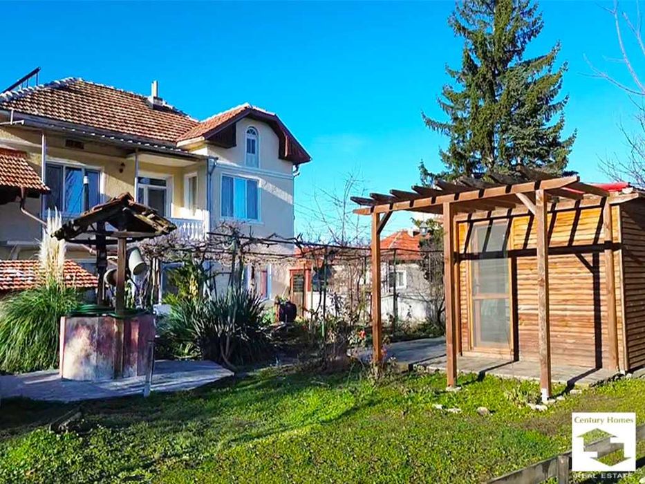 116256 ЕКСКЛУЗИВНО! Реновирана къща с гараж в центъра на с. Балван