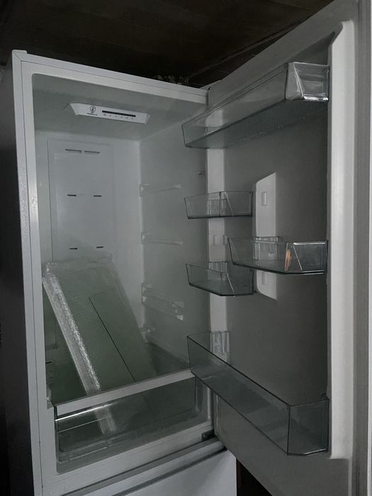 Продам два холодильника