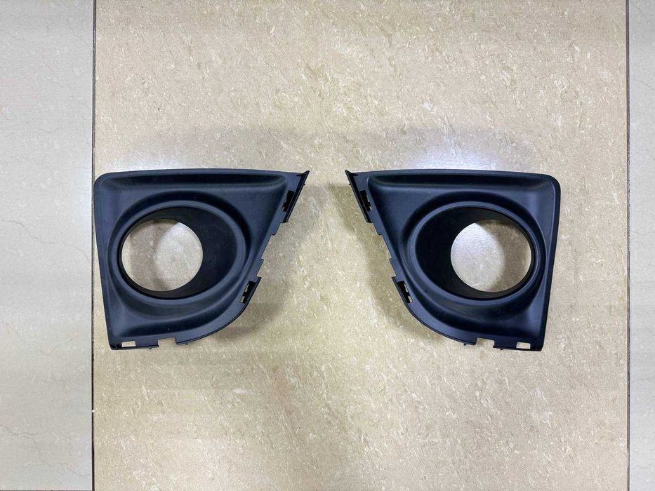 Окантовка ПТФ (Рамка ПТФ) на Toyota Corolla E180