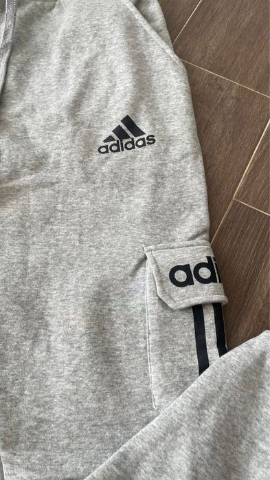 Pantaloni trening Adidas  Mărimea M,L,XL