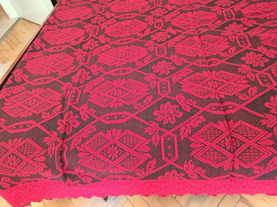 Продава губери чиста вълна 2 бр. бял212/194 -200  лв.   червен190/145