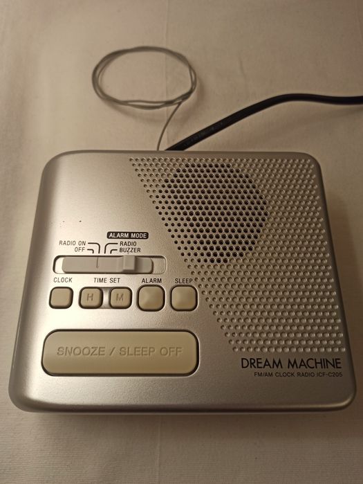 Sony Dream Machine (auto) - radio FM + AM, ceas, alarmă