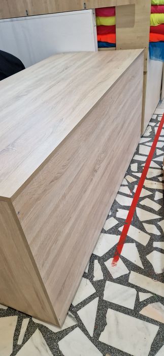 Masă de lucru / mobilier