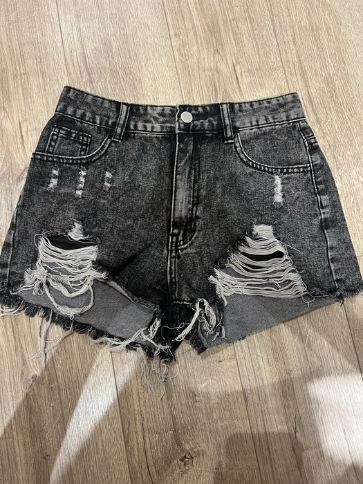 Черни къси панталони