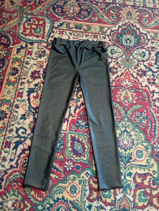 Коженная рубашка+брючки+ласины+3 рубашки