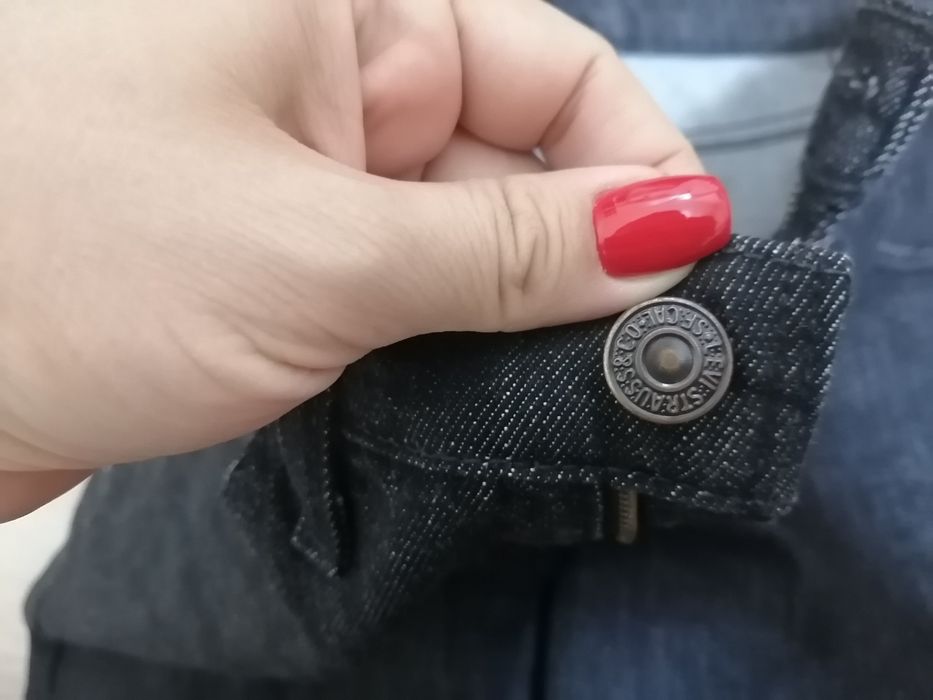 Фирменные джинсы Levi's