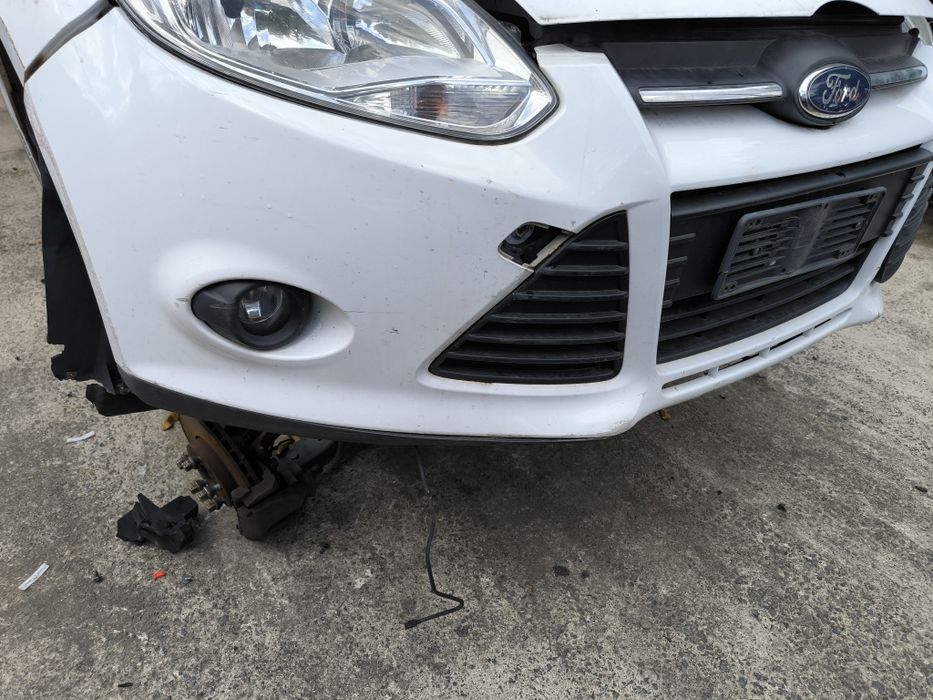 Предна броня за Ford Focus MK 3