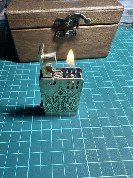 Бензиновая Зажигалка