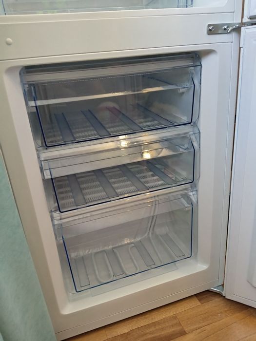 Продаю холодильник