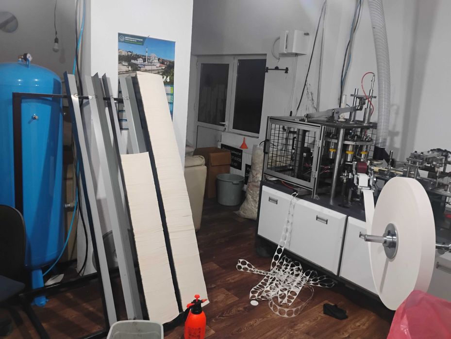 Машина за картонени чаши 2022г 7оз