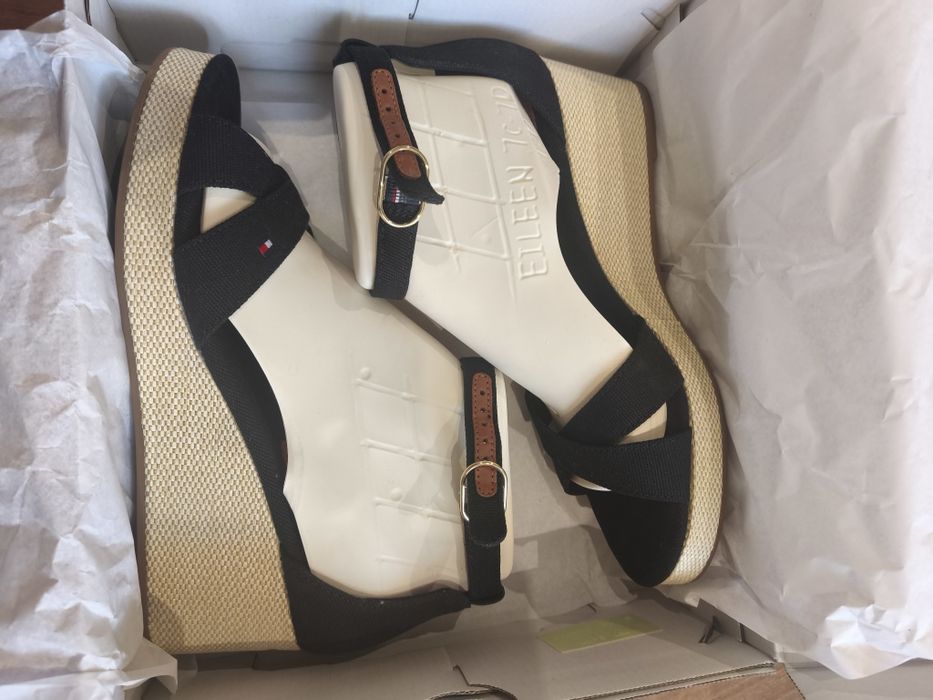 Tommy Hilfiger 39