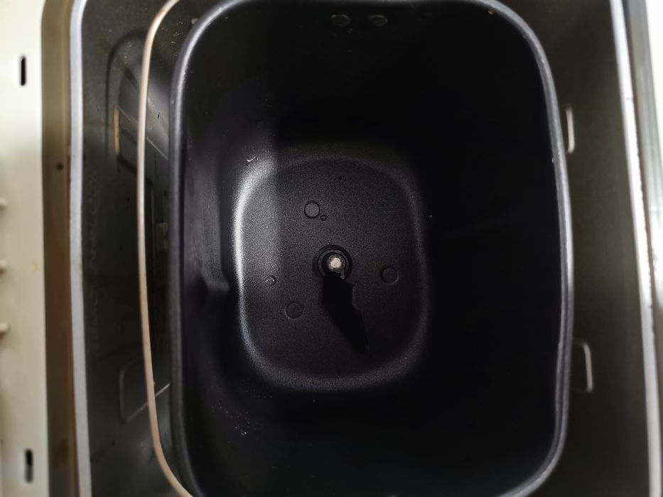 Aparat de facut pâine HEINNER HBM-690W