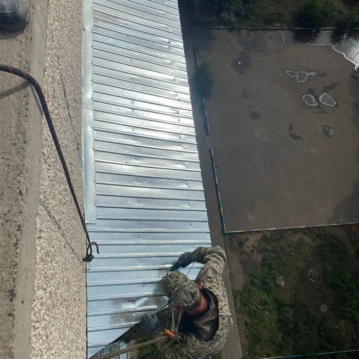 Жёсткая кровля. Балкон