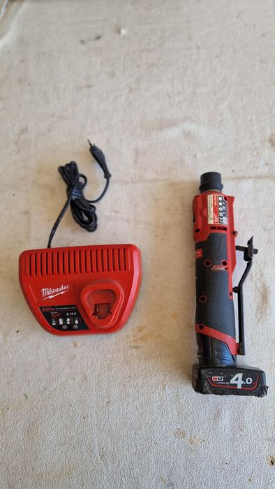 Milwaukee M12 FTB polizor pentru anvelope