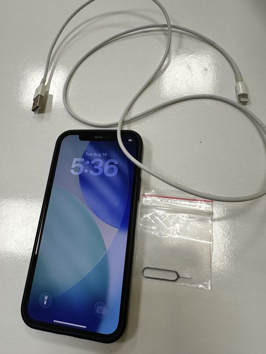 Продава се iphone 12 256GB