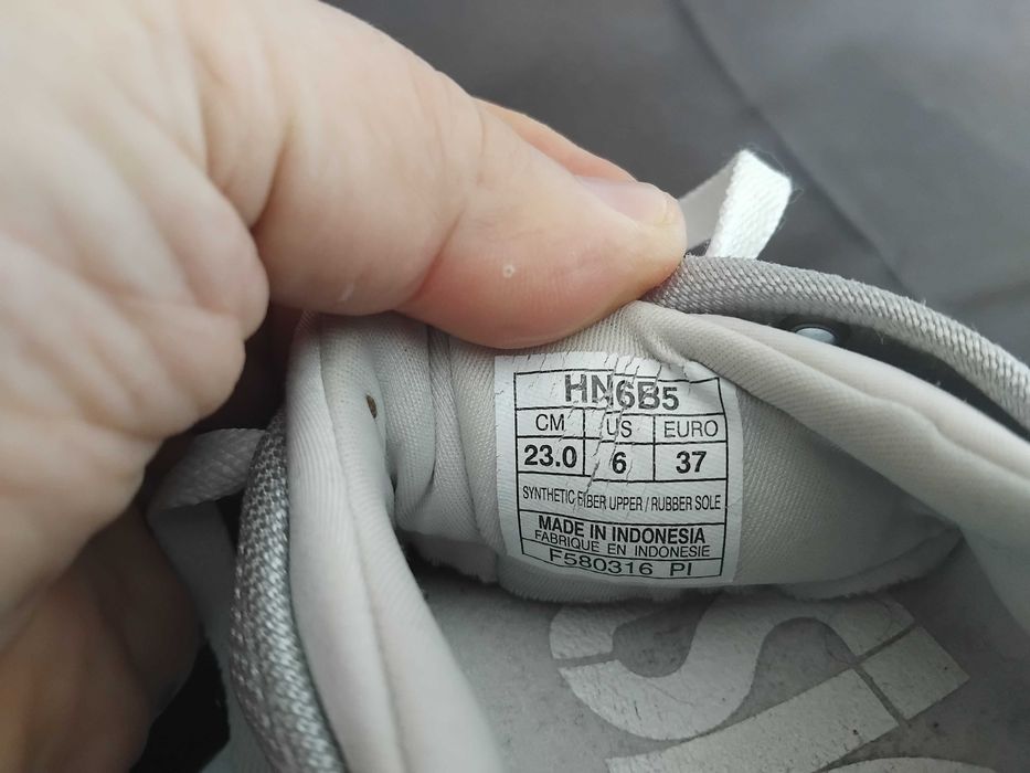 Дамски маратонки ASICS 36