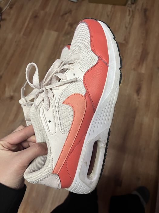 Бели маратонки Nike