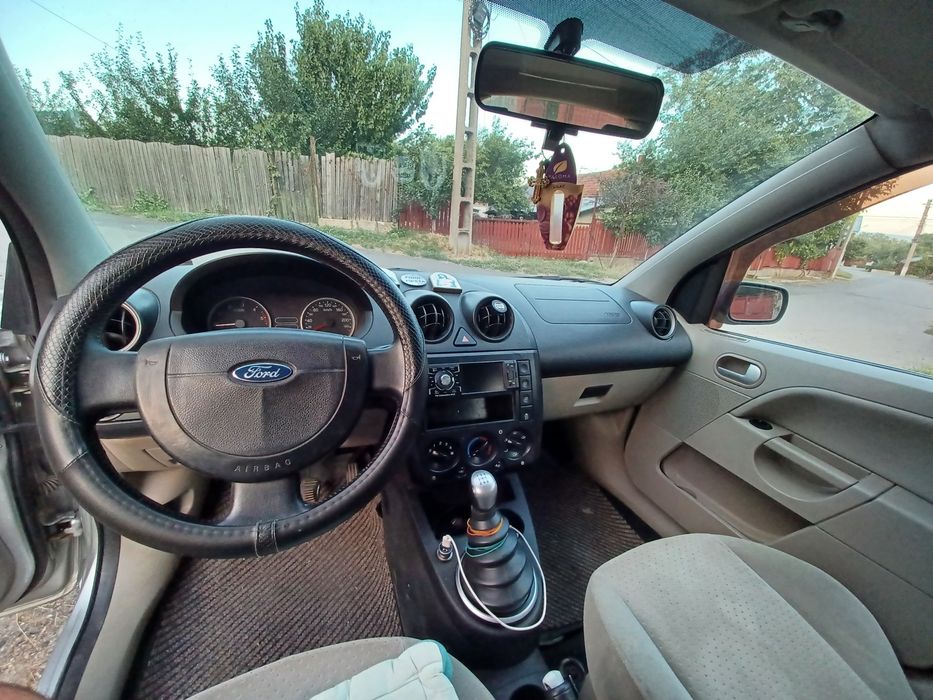 Vând s.au schimb . Ford Fiesta. 1.6 Tdci.  Mai multe detalii. 0762391657