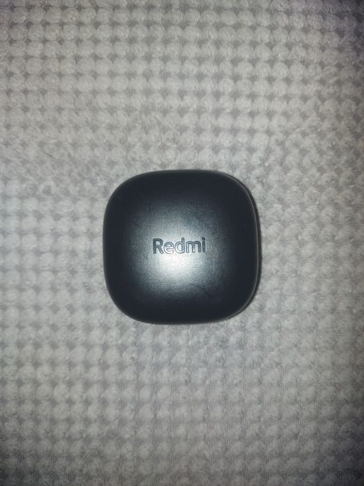 Продам отличные наушники  Redmi Buds 6 Play