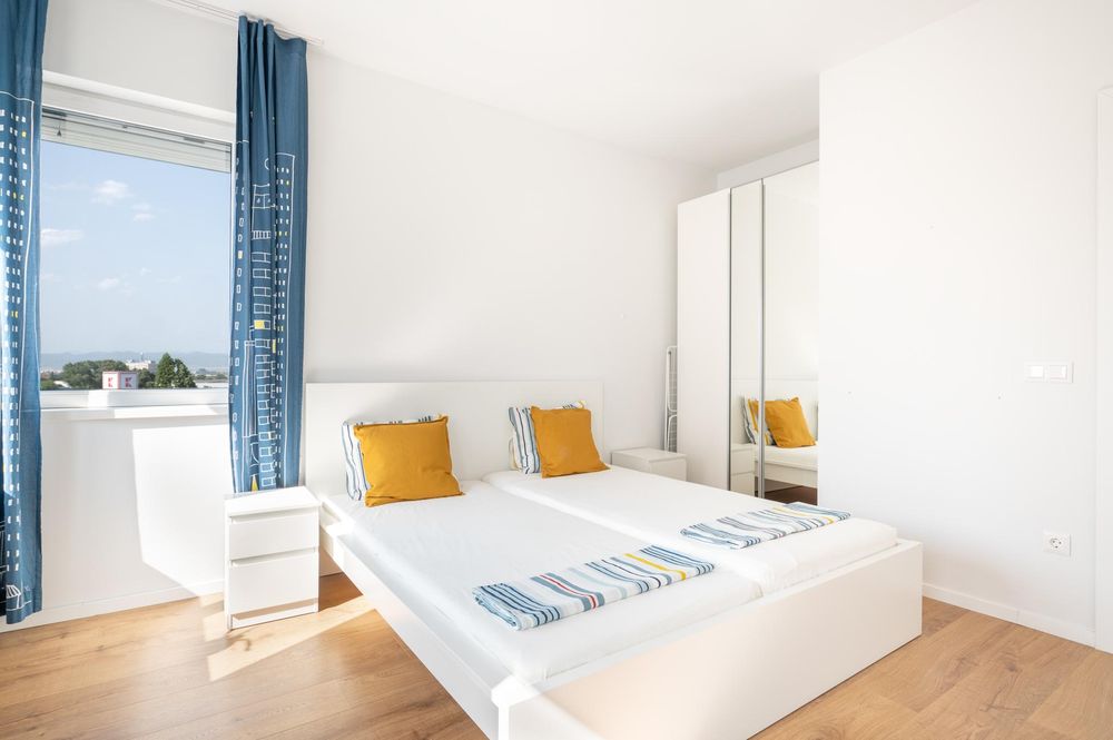 Дава се под наем Тристаен апартамент в София, Дружба 1 - 110 кв.м за 950 € - Снимка #4