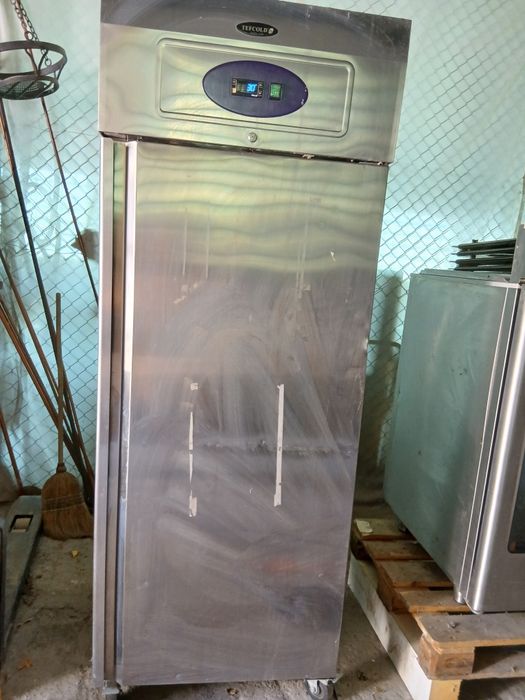 Vând frigider vertical inox