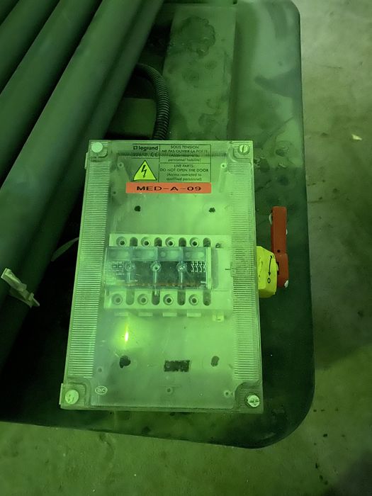 Щиток с рубильником на 63 ампер