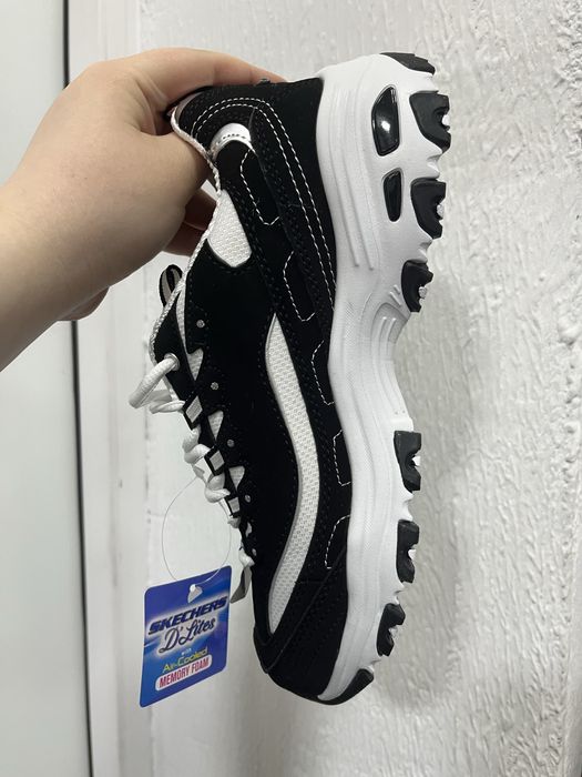 Новые кроссовки skechers