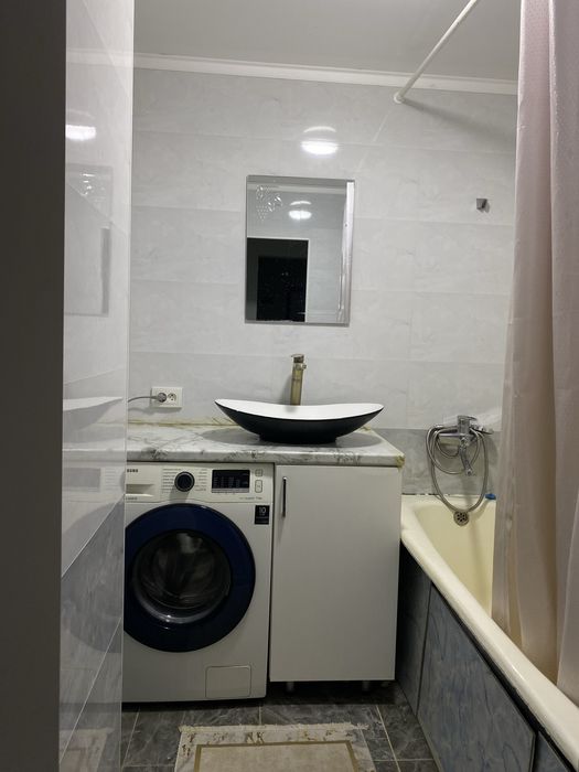 Бостандық ауданында 4 бөлмелі пәтер сатылады