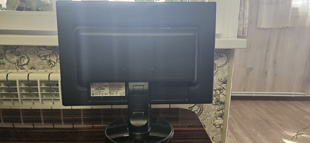 Продаётся Монитор LG 19"