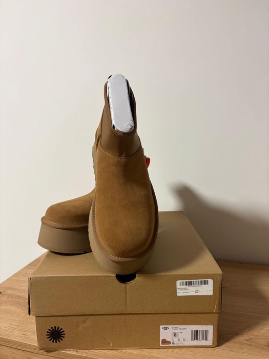 Vand Ugg marimea 39