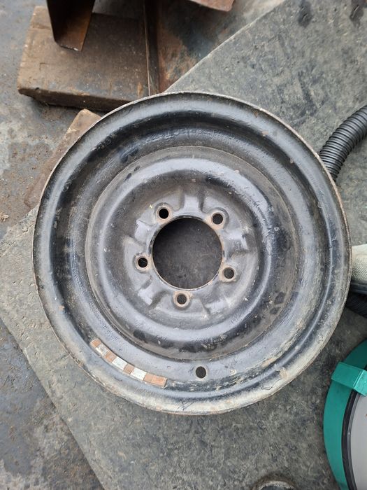 Продам диск на Уаз. На 15