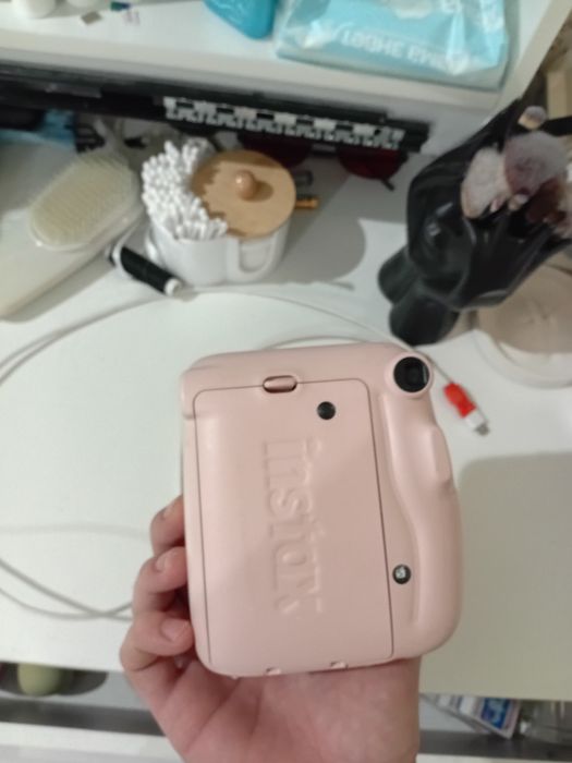Продаётся Instax mini 11