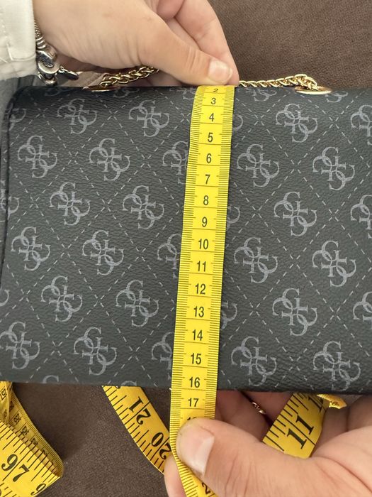 Малка чанта на  Guess