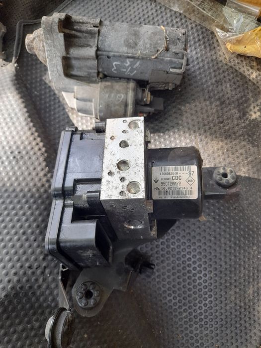 Megane 3 electromotor /alternator si alte piese
