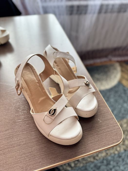 Продам обувь женская