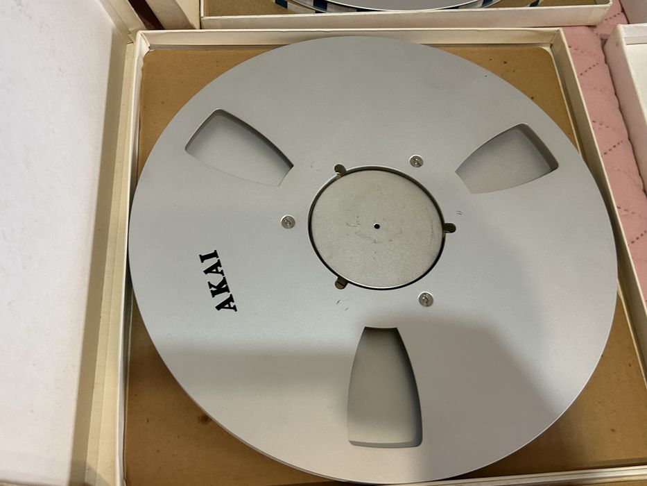 Benzi de magnetofon de 26 cm.