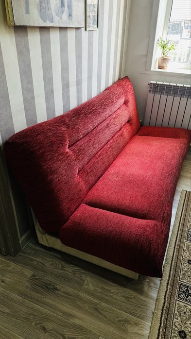 Продаю диван книжку